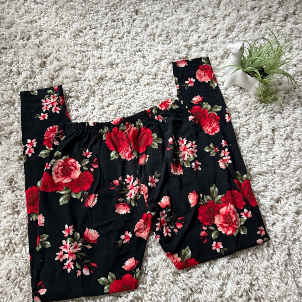 Black and red vintage no boundries cute Y2K indie colorful floral leggings